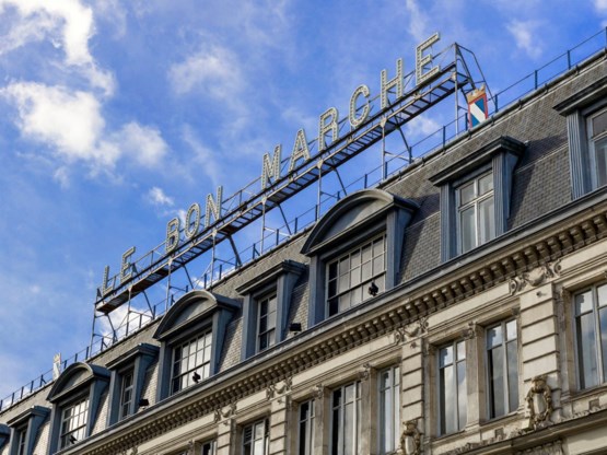 Oudste luxewarenhuis ter wereld kleurt tijdelijk Belgisch