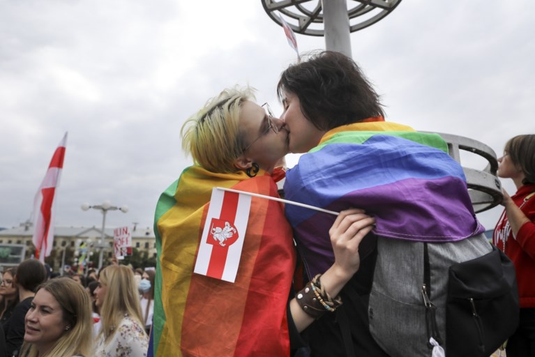 Duizenden Wit-Russische vrouwen de straat op tegen Loekasjenko
