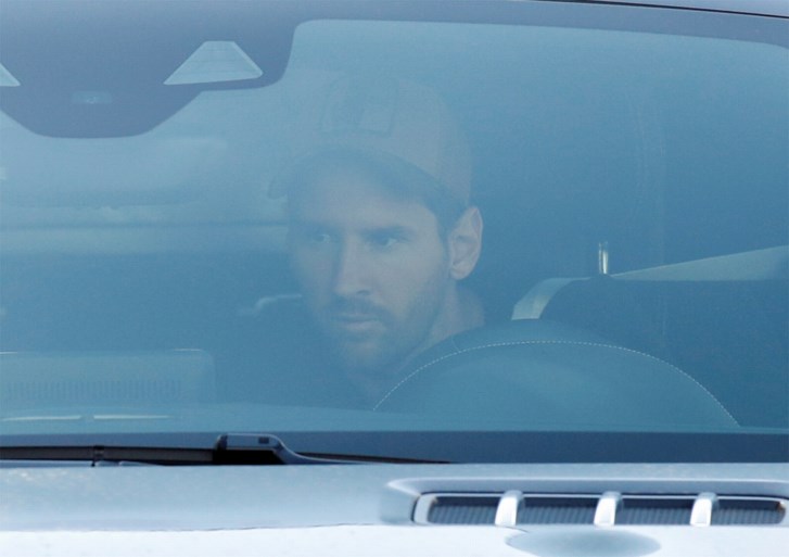 Lionel Messi voor het eerst weer op training bij Barcelona