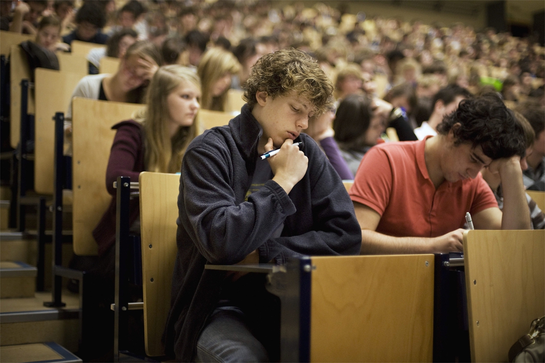 Bookkeeping exams end up in a container, students have to …