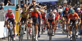 Tim Merlier heeft eerste zege in Worldtour beet na indrukwekkende sprint in Tirreno-Adriatico: “Serieus afgezien”