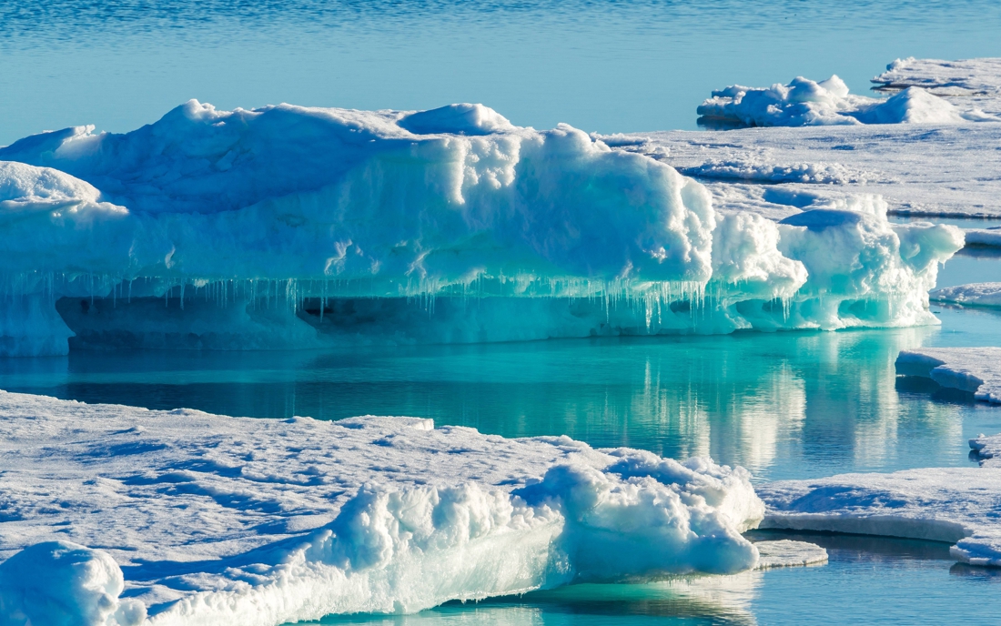 Groot stuk van Groenlandse gletsjer afgebroken 