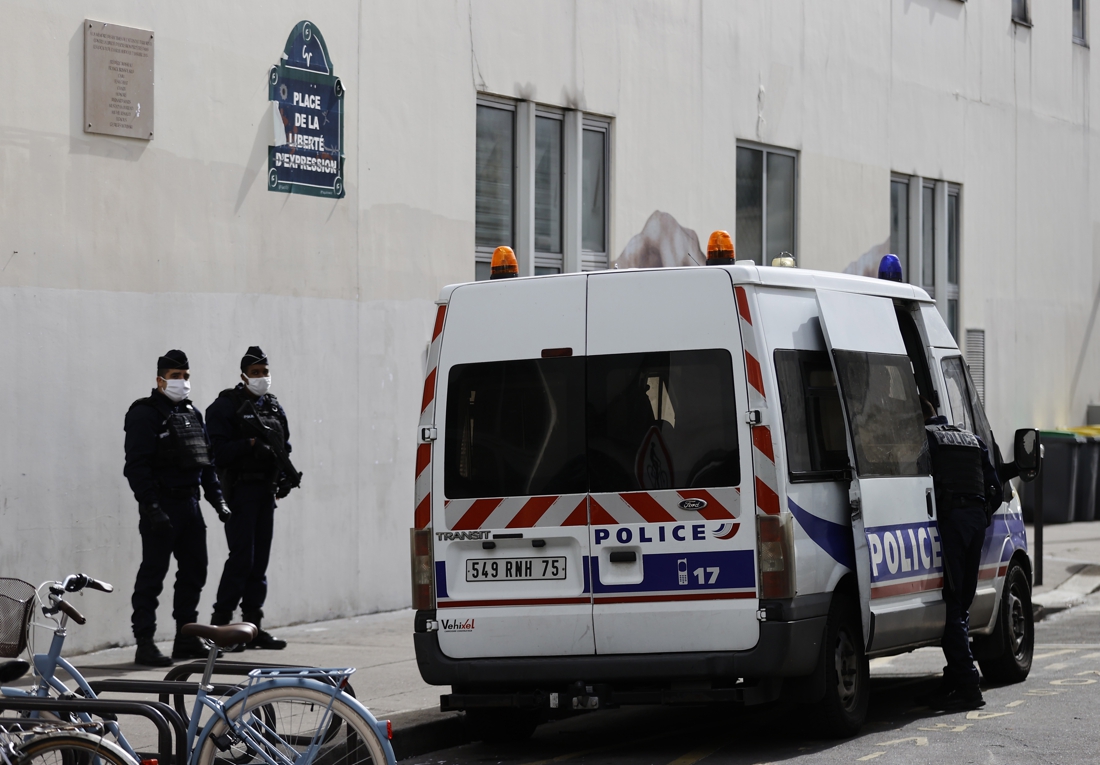 Main suspect stabbing Paris confesses, also two new ar …