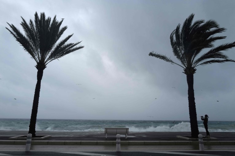 Storm en hevige regenval teisteren delen Frankrijk: negen vermisten