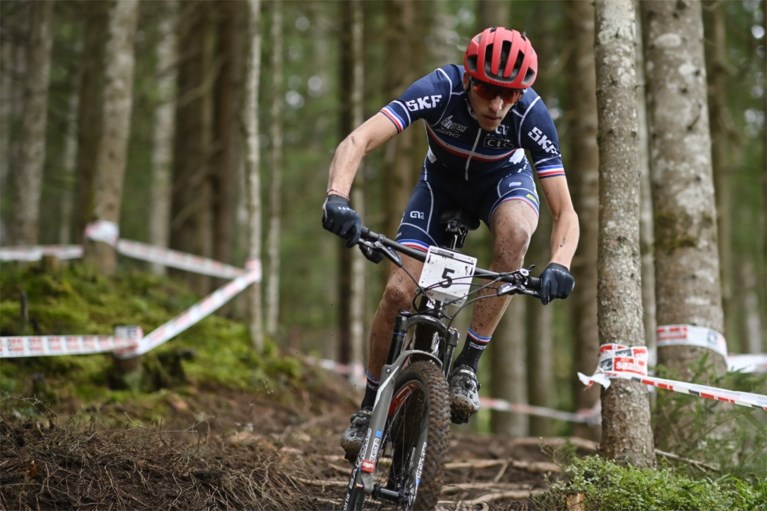 Geen negende wereldtitel in het mountainbiken voor Nino Schurter, wel de eerste voor Jordan Sarrou