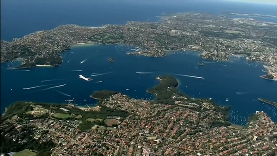 Tourists take flight to nowhere over Australia