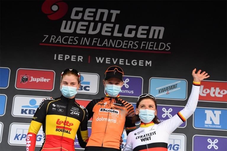 Jolien D’hoore wint Gent-Wevelgem voor vrouwen: “Eindelijk is het gelukt”