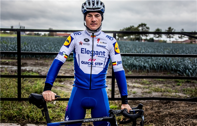 Zeg niet Deceuninck - Quick-Step, maar wel Elegant - Quick-Step:  Alaphilippe en co krijgen nieuwe sponsor in Ronde van Vlaanderen | De  Standaard Mobile