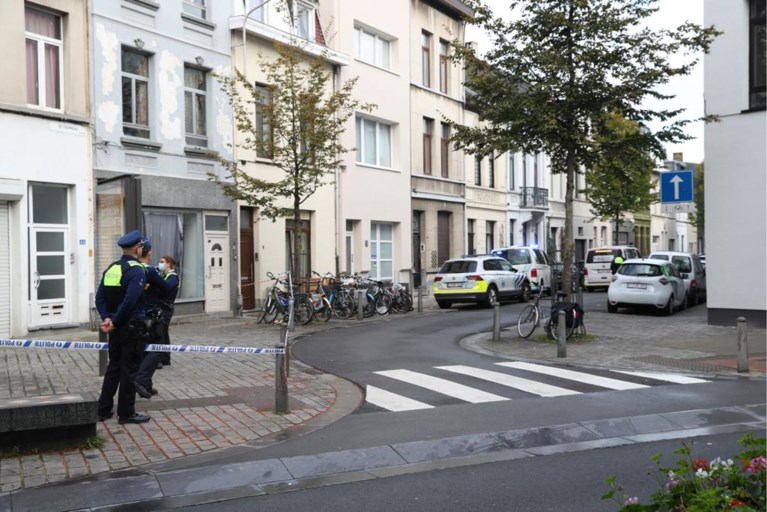 Vrouw (34) neergestoken door ex in Berchem