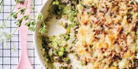 Ovenschotel van broccolipuree, groene groenten en kalfsgehakt