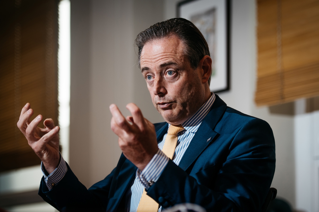 Nobody dares to take on De Wever