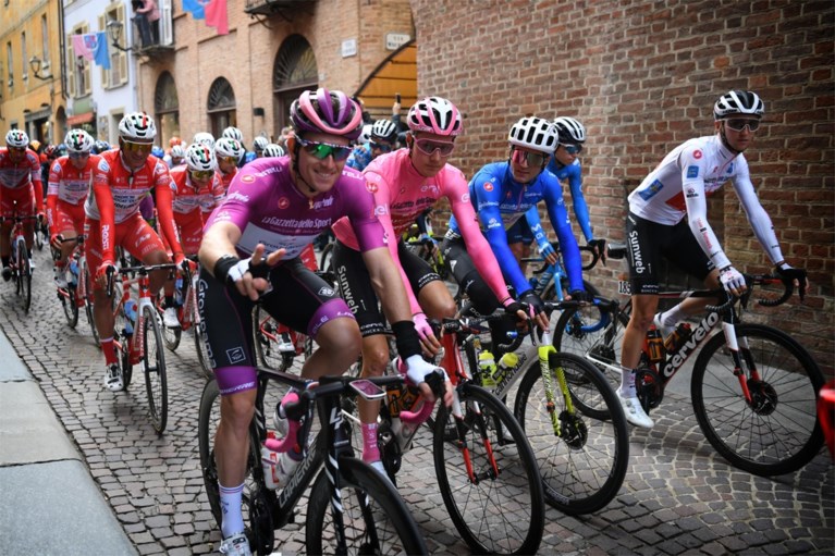 Onwaarschijnlijk slot in voorlaatste etappe Ronde van Italië dankzij sprint bergop