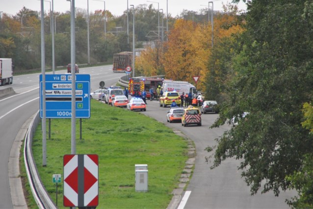 Three dead after an accident with a wrong-way driver on E19 in Machelen