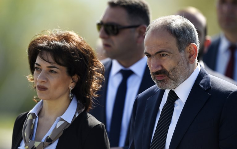 Armeense First Lady Trekt Naar Frontlinie De Standaard Mobile
