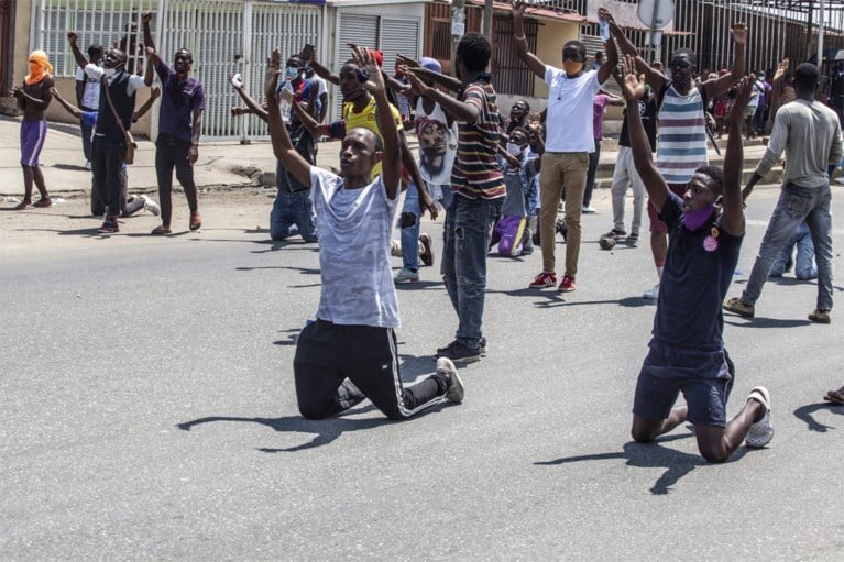Politie schiet op betogers in Angola