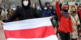 Politie arresteert deelnemers van vijftiende protestzondag in Minsk