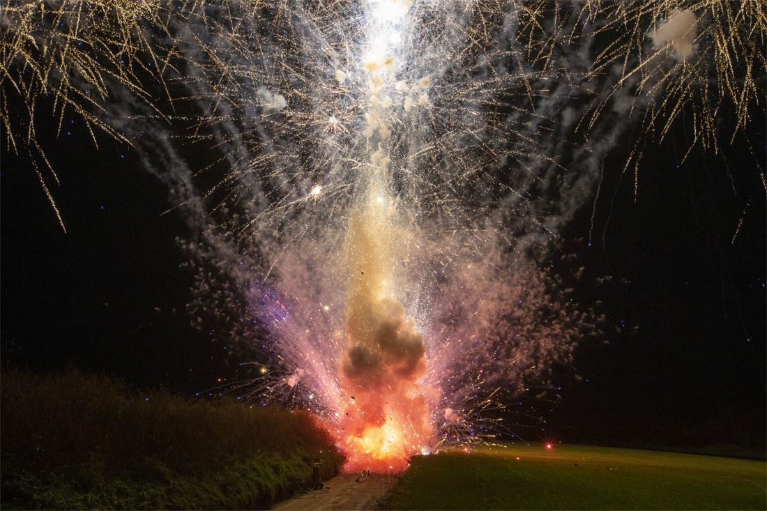 Kortrijk fireworks shop shoots full stock into the air