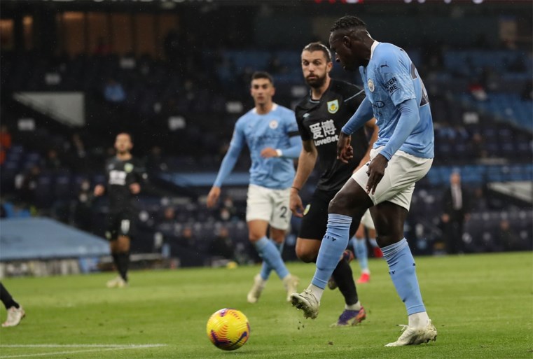 Kevin De Bruyne helpt Manchester City met twee assists aan forfaitzege tegen Burnley
