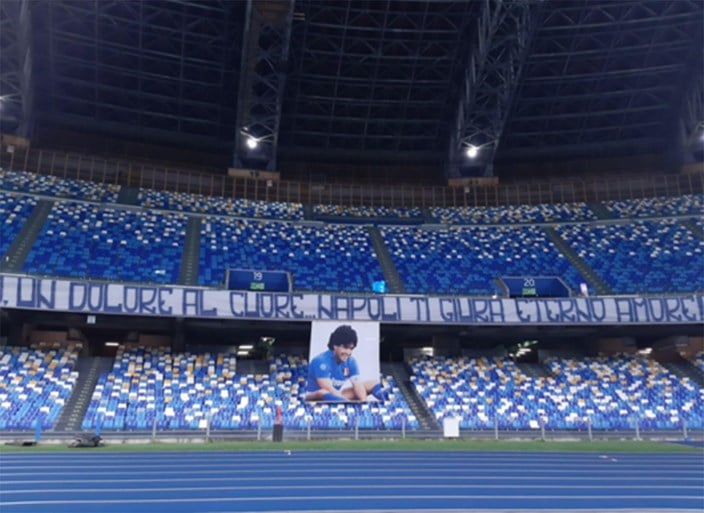 Napoli speelt met ‘Argentijns’ truitje tegen AS Roma om Maradona te eren
