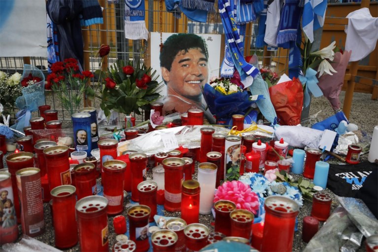 Napoli speelt met ‘Argentijns’ truitje tegen AS Roma om Maradona te eren
