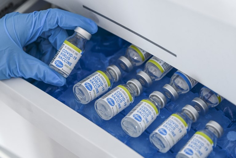 Heeft het coronavaccin bijwerkingen en kan ik kiezen? Uw vragen over het vaccin beantwoord