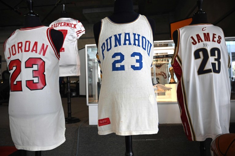 Shirt van Michael Jordan uit 1984 levert recordbedrag op