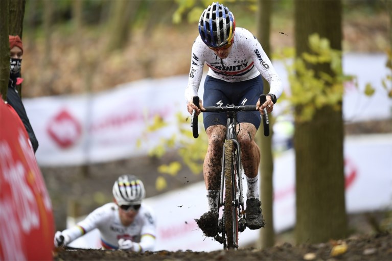 Geen twee op twee voor Mathieu van der Poel, Thomas Pidcock verrast iedereen met straffe stoot in Gavere
