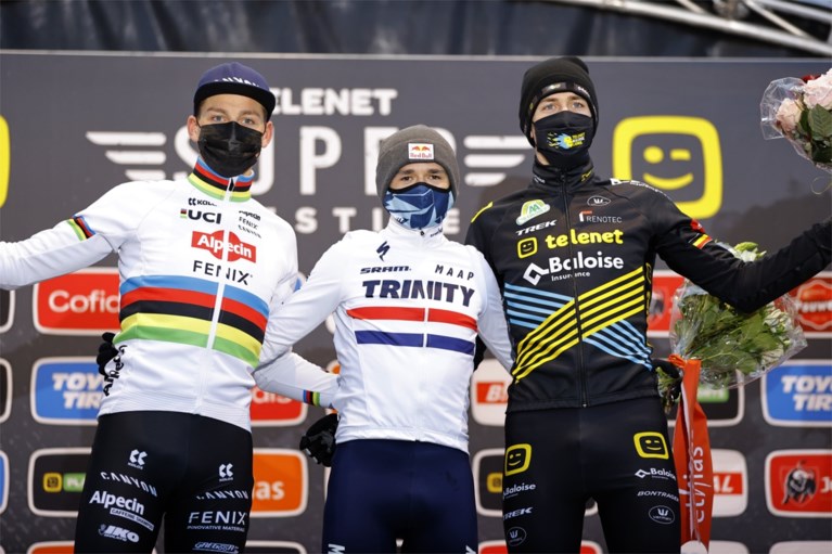 Geen twee op twee voor Mathieu van der Poel, Thomas Pidcock verrast iedereen met straffe stoot in Gavere