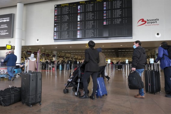Verlinden: ‘Vliegverkeer uit Verenigd Koninkrijk mogelijk voor één of twee weken afsluiten’