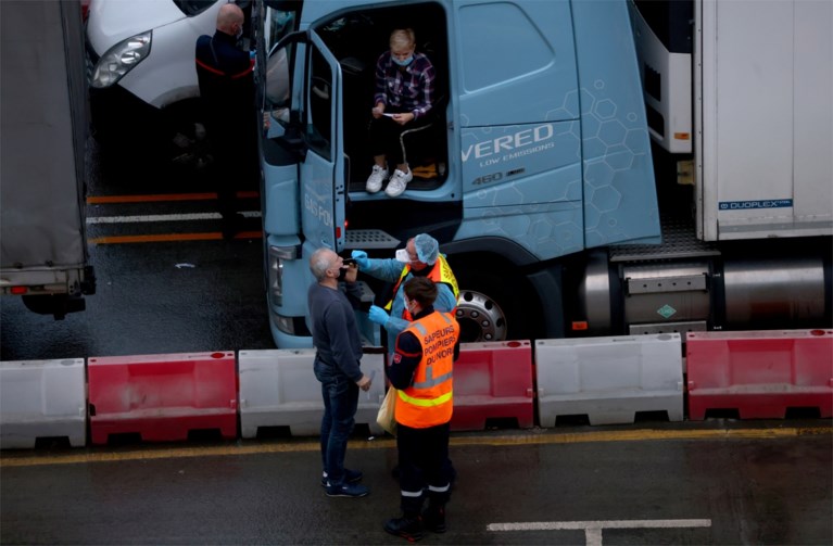 Voorlopig hebben slechts drie wachtende vrachtwagenchauffeurs positief getest: ‘Geen risicocategorie’