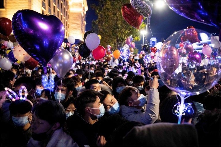 Wereld zet 2021 erg rustig in: wel vuurwerk, geen toeschouwers