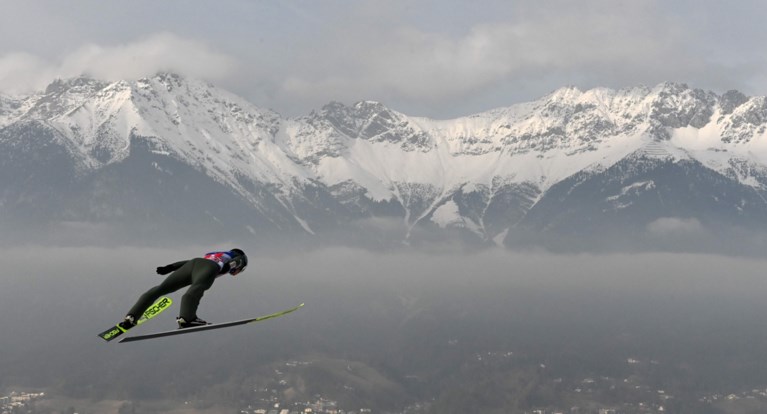 Kamil Stoch wint Vierschansentoernooi in Innsbruck 