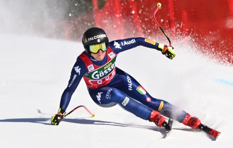 Amerikaanse skiër Tommy Ford komt zwaar ten val in ...