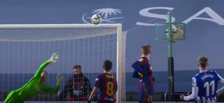 Straffe saves Ter Stegen en paal houden Adnan Januzaj tot twee keer toe van heldenrol tegen Barcelona: “Hier gaat hij van dromen”