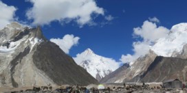 Nepalese klimmers bedwingen voor het eerst de K2 in de winter