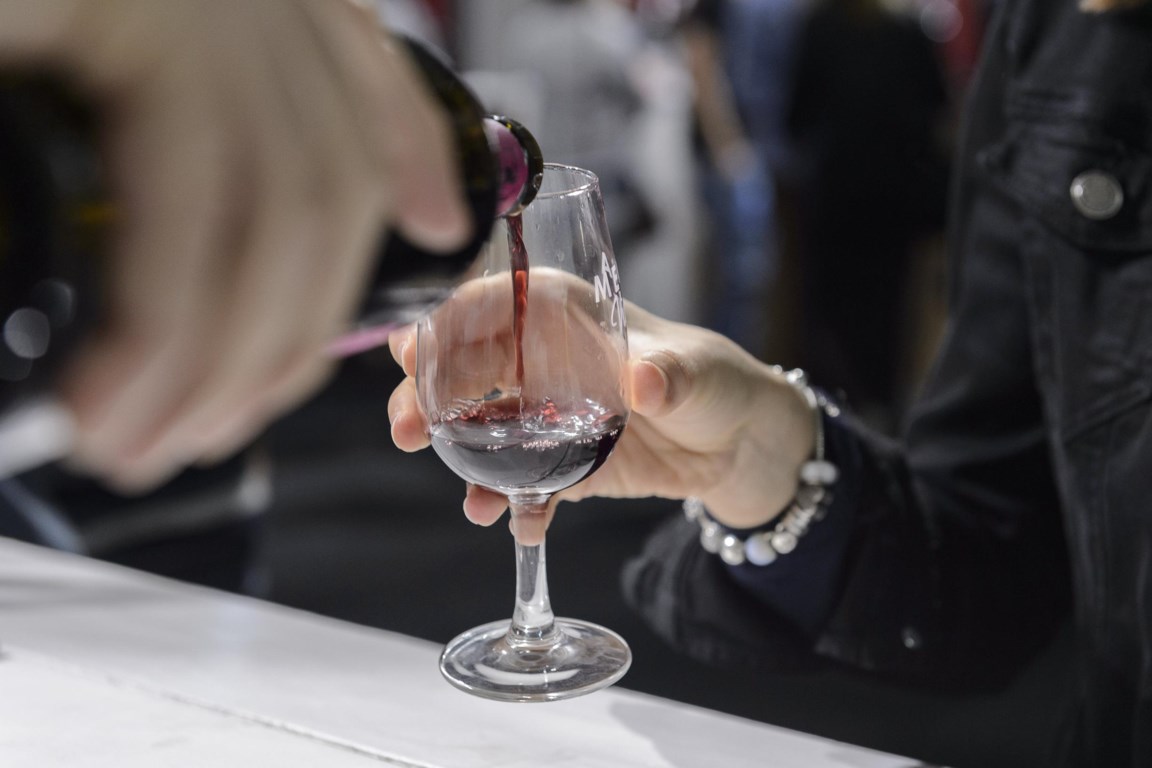 europa wil alcoholgebruik temperen door calorieen op etiket de standaard mobile
