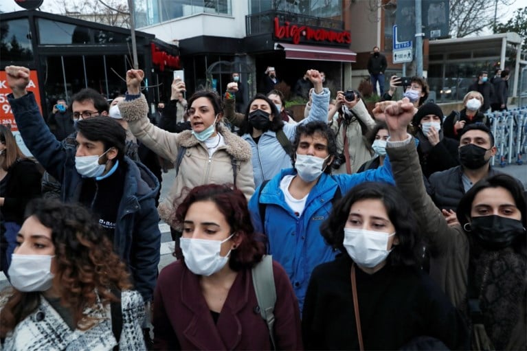 Arrestaties bij studentenprotesten in Istanbul