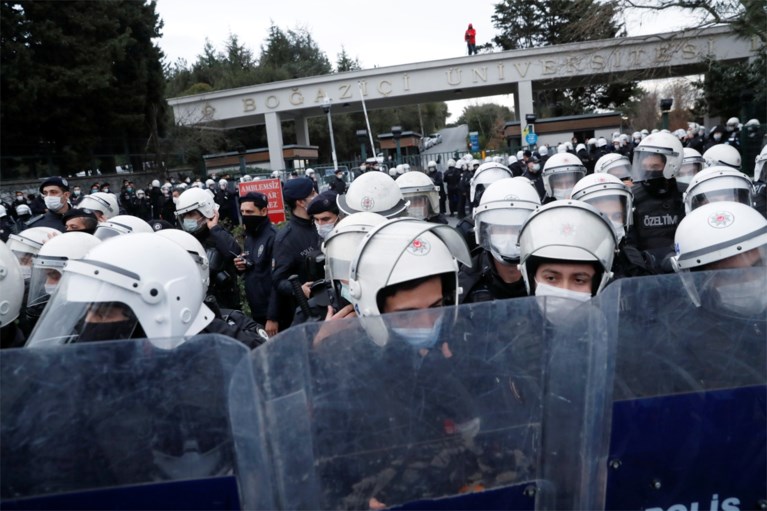 Arrestaties bij studentenprotesten in Istanbul