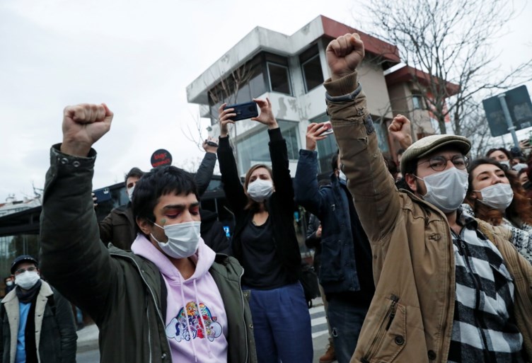 Arrestaties bij studentenprotesten in Istanbul