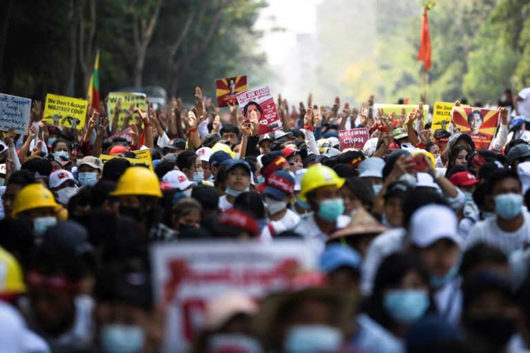 Nationale staking neemt Myanmar over