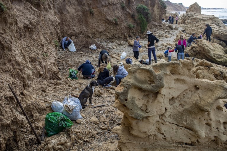 Stranden in Israël gesloten na olielek: ‘Een van de ergste ecologische rampen ooit’ in het land