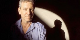 Dochter beschuldigt Amos Oz van mishandeling