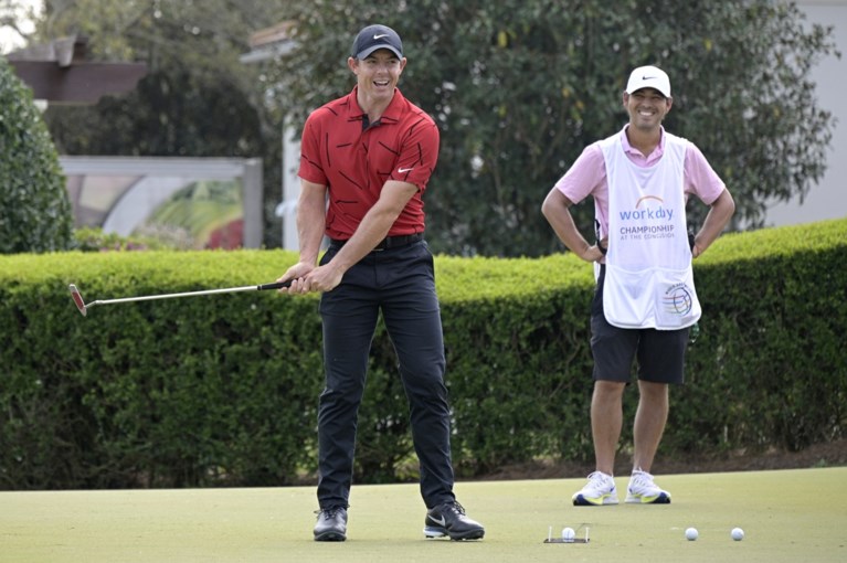 Tiger Woods reageert voor het eerst zelf na crash, nadat topgolfers golficoon steunen met specifieke outfit