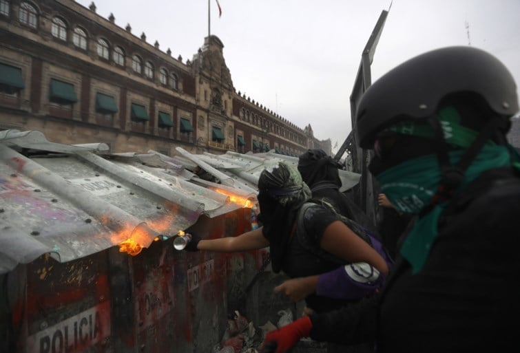 Gewonden bij demonstraties op Internationale Vrouwendag in Mexico