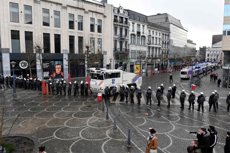 Zware rellen in Luik na betoging: meerdere relschoppers opgepakt