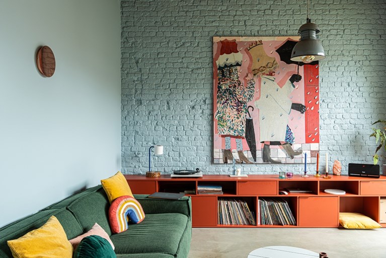 Binnenkijken in het kleurrijke interieur van illustrator Eva Mouton