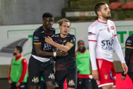 VAR tackelt KV Oostende niet in strijd om Play-off 1: Gueye scoort in slotseconden winning goal na blunder Koffi