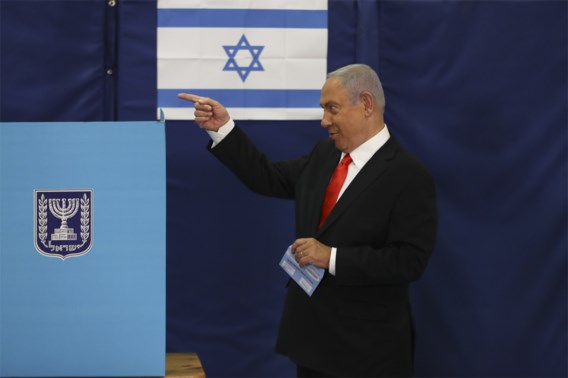Netanyahu eist overwinning op in Israëlische verkiezingen, maar coalitiepartner bepaalt of hij aan de macht blijft