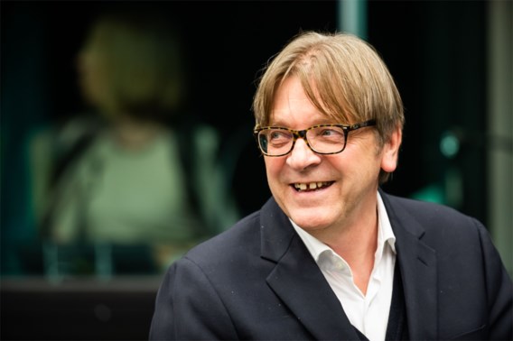 Guy Verhofstadt vreest voor misbruik coronamaatregelen na deze crisis. ‘Dit moet uitzonderlijk blijven’