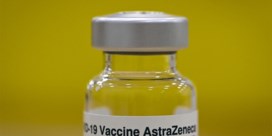 EMA blijft achter vaccin AstraZeneca staan, Belgische experts buigen zich vanavond opnieuw over de zaak